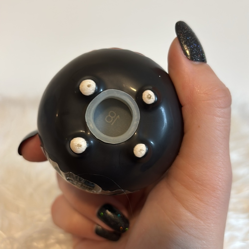 Rae Dunn Halloween Salt and Pepper Shakers “EEK” & “BOO” cauldrons 🖤 - Picture 6 of 7